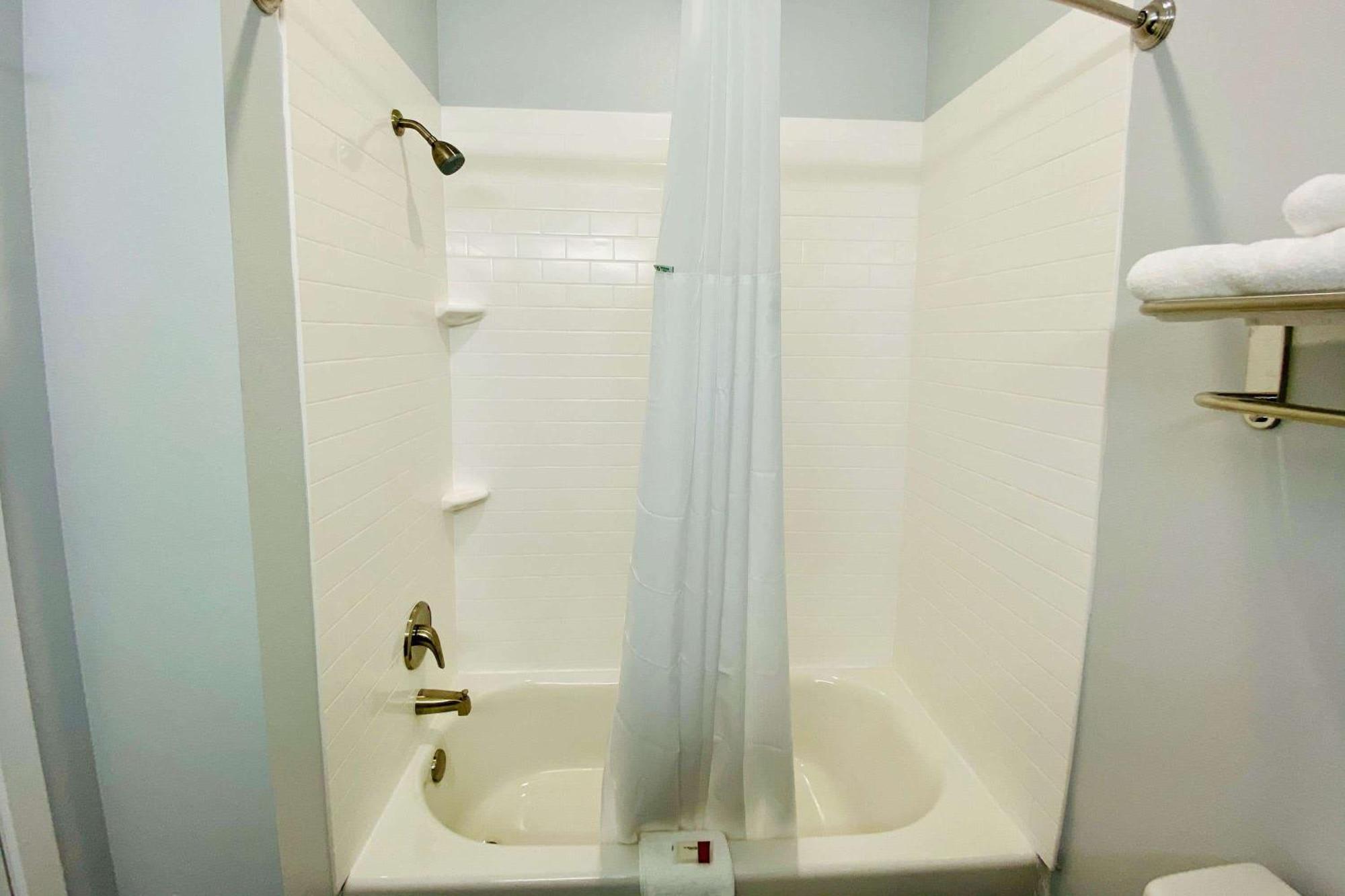 Days Inn & Suites By Wyndham Horn Lake - Memphis Graceland Extérieur photo